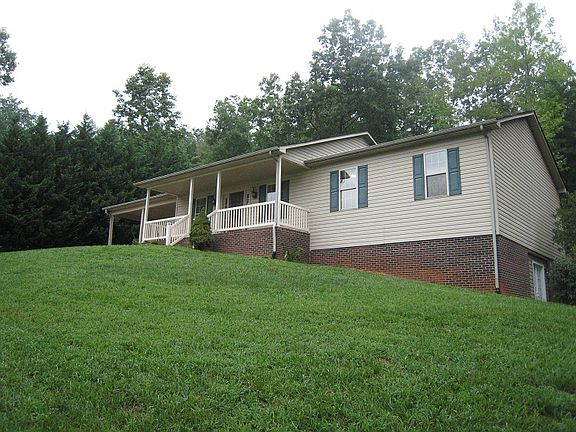 2nd image of 4160 Lindsay St