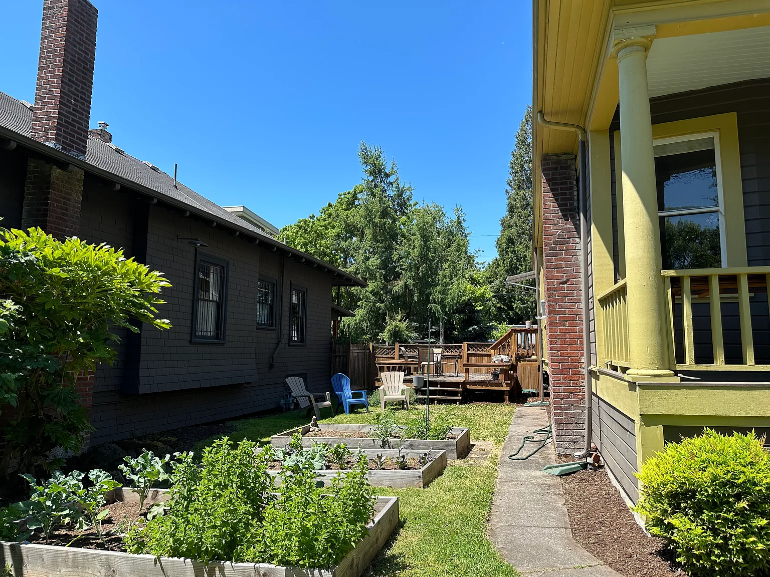 4049 N Albina Ave — Photo 2