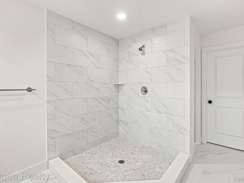 831 Goodale Ave, photo 21