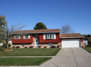 103 Orange Ct, Hebron, IN 46341