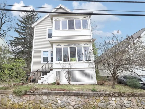 42 Mendelssohn St, Roslindale, MA 02131