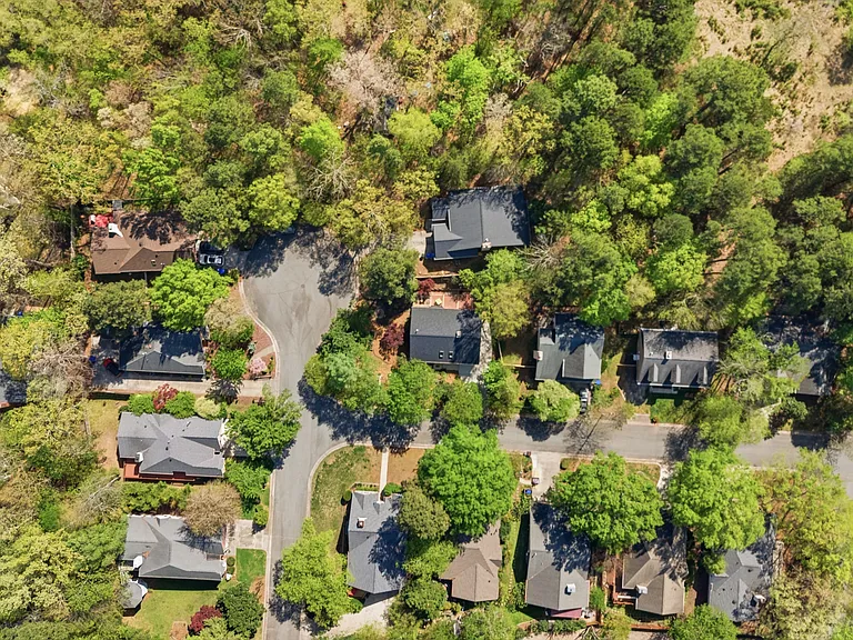 206 Covington Dr — Photo 37