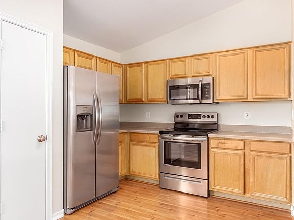 3rd image of 9303 W Cinnabar Ave