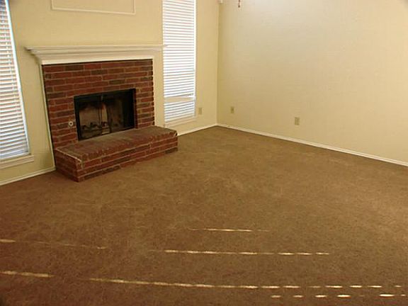 4th image of 4019 Black Oak Dr