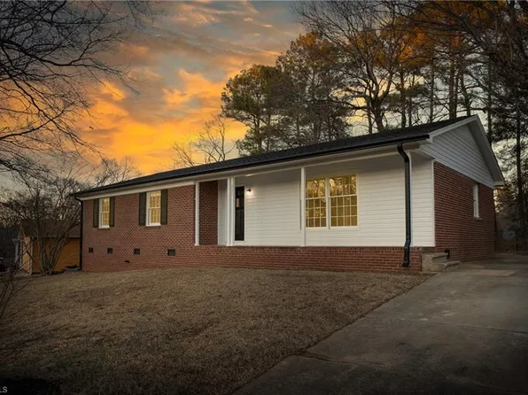 331 Woodhaven Dr, Burlington, NC 27217