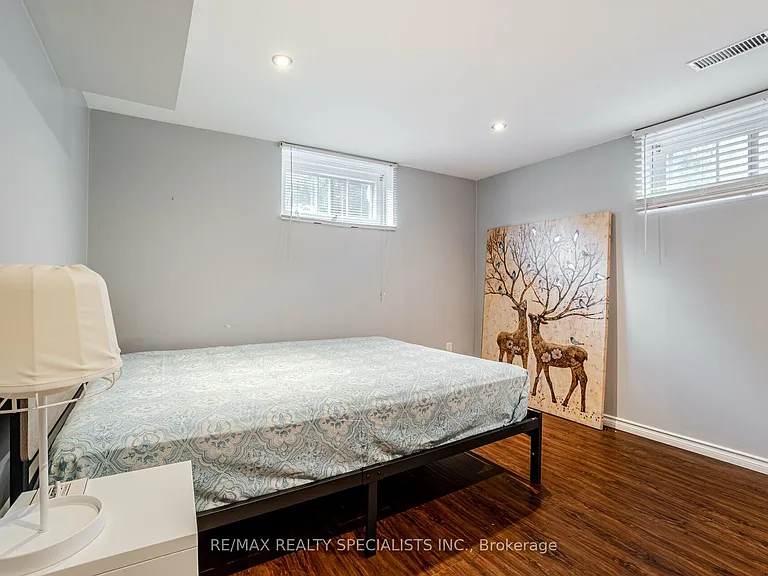 22 Balmoral Dr — Photo 31