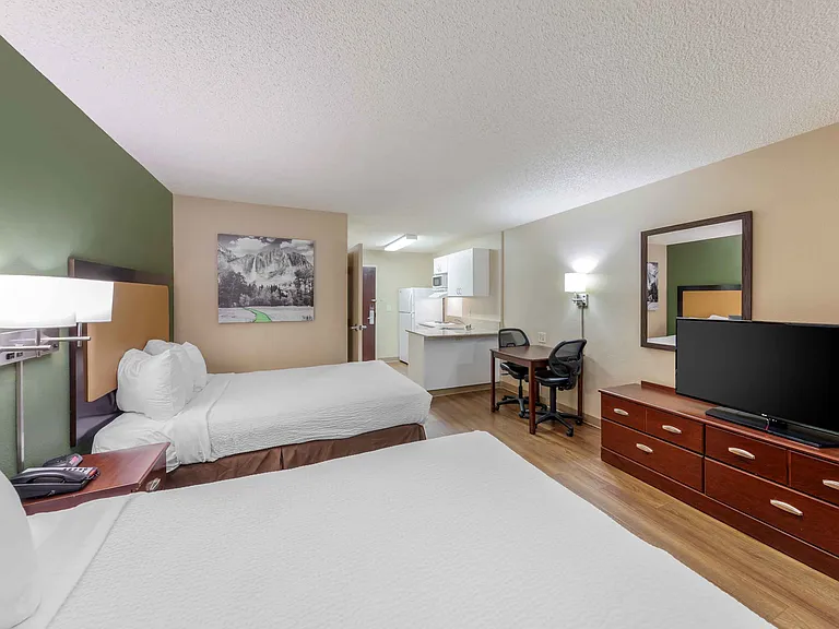 Studio Suite - 2 Full Beds