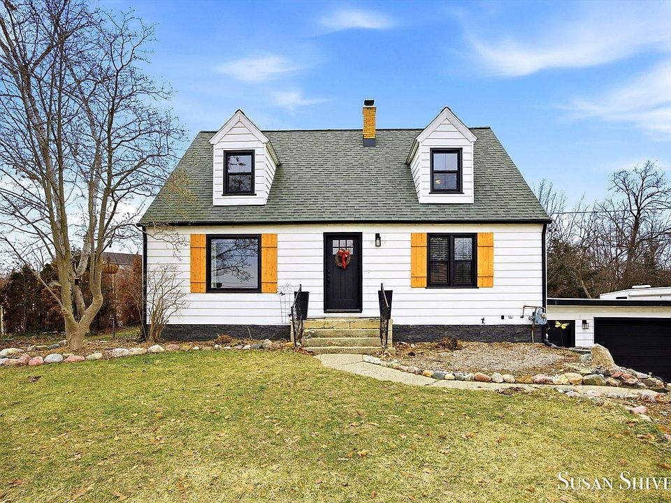 1st image of 4595 Wakefield Ave NE
