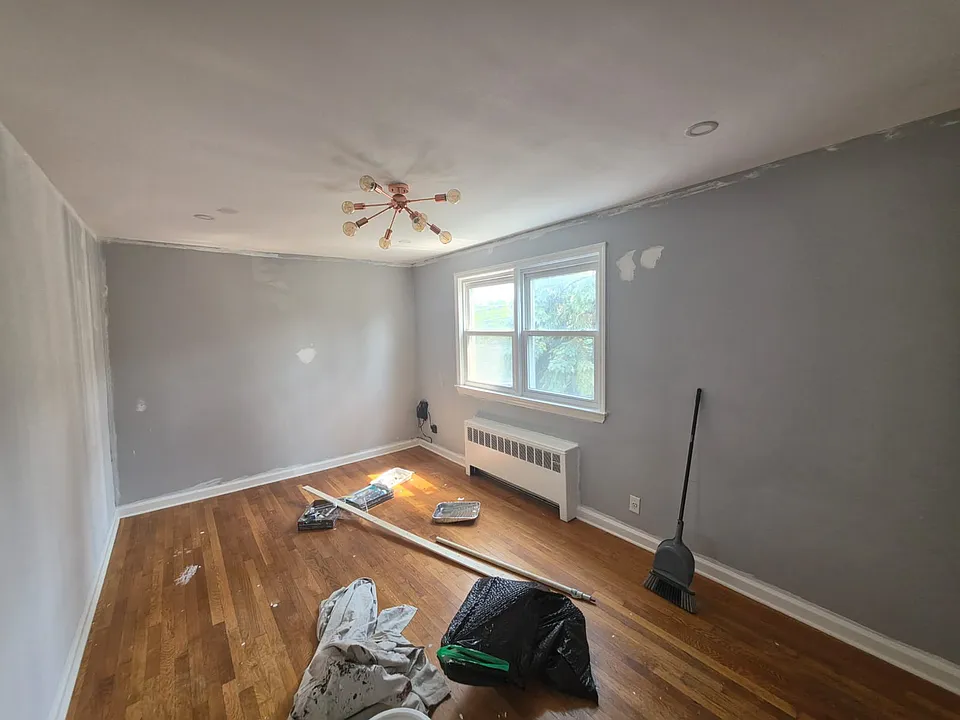 119 Hobart Ave #4A