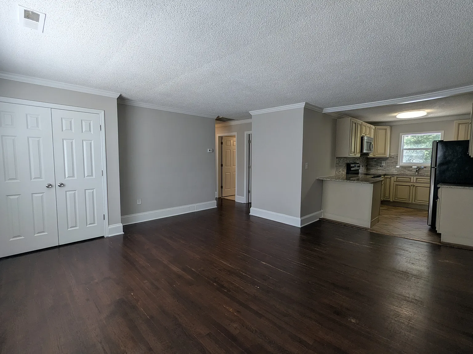 508 Mahaley Ave - 3 — Photo 4