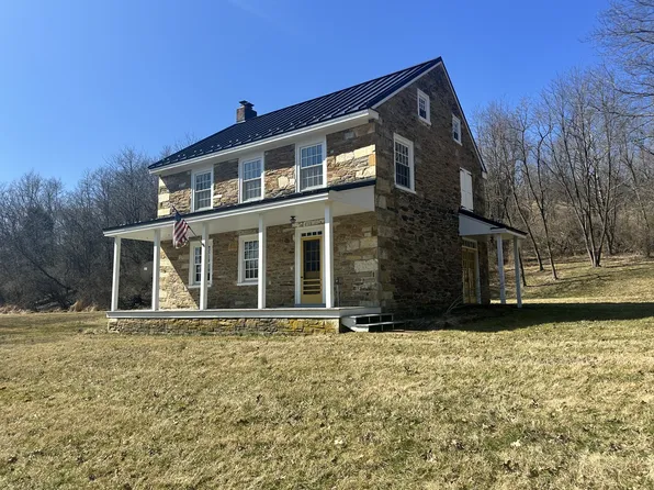 6393 Glatfelters Station Rd, Seven Valleys, PA 17360