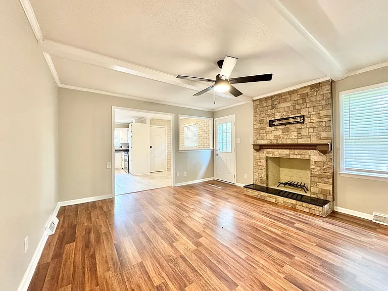 5303 Ainsworth Dr — Photo 5
