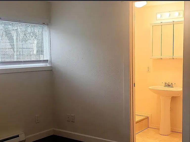 2514 NE Barnett St — Photo 7