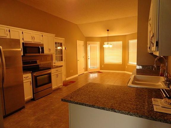 3rd image of 7405 Jennifer Dr