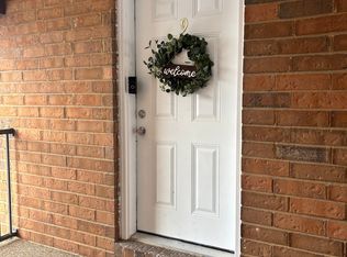 5581 Baronridge Dr APT 9, Saint Louis, MO 63129