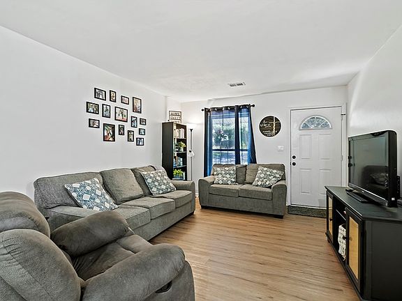 3rd image of 80 Audubon Rd