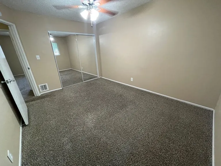 587 Silverwood Ave — Photo 7