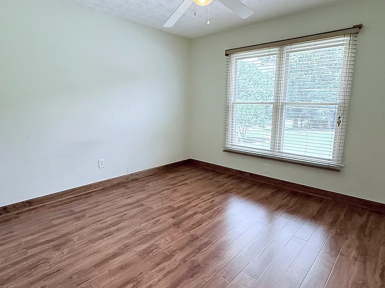 2315 Castle Royale Dr — Photo 13