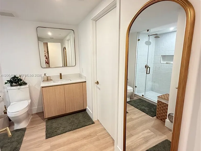 90 NE 32nd St #1012 — Photo 14
