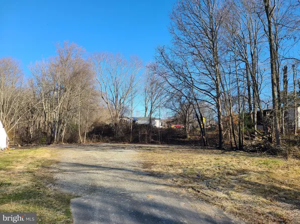 415 Razor Strap Rd, North East, MD 21901