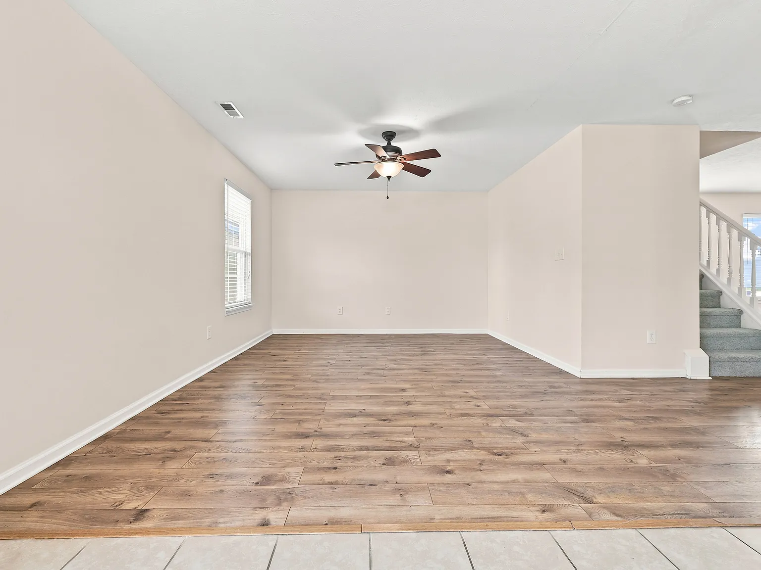 3 bed, 2.5 bath, 2056 sqft, $2,200 — Photo 4