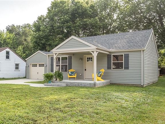 3rd image of 82 Truman Dr