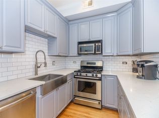 821 W Superior St UNIT 2, Chicago, IL 60642