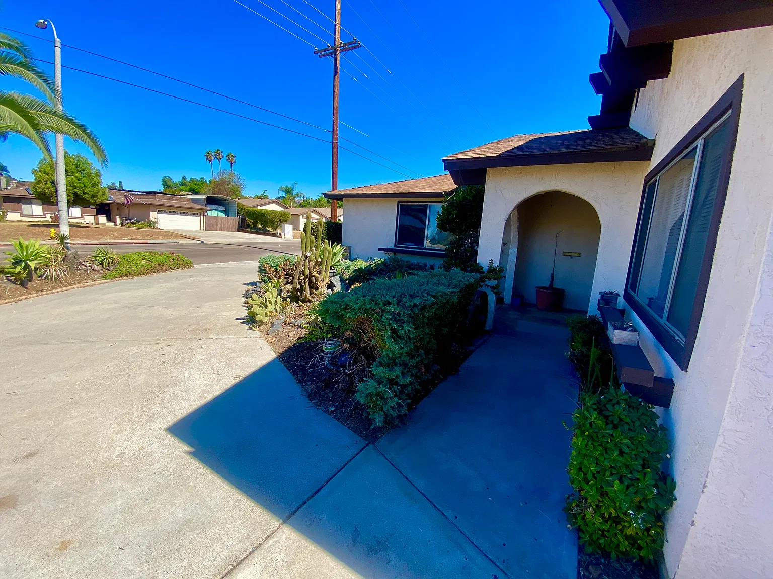 3 bed, 1120 sqft, $3,650 — Photo 3