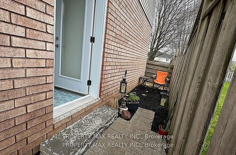 30 Glenabbey Dr #BASEMENT — Photo 17