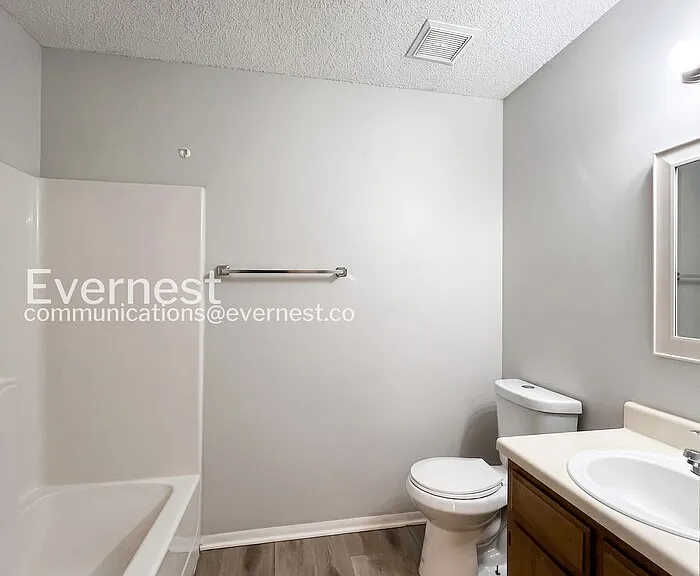5565 Chapel Hill Dr — Photo 8