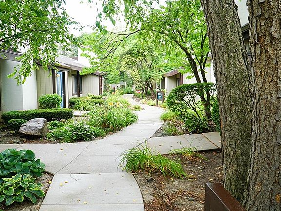 2nd image of 3408 Woodland Ave #302