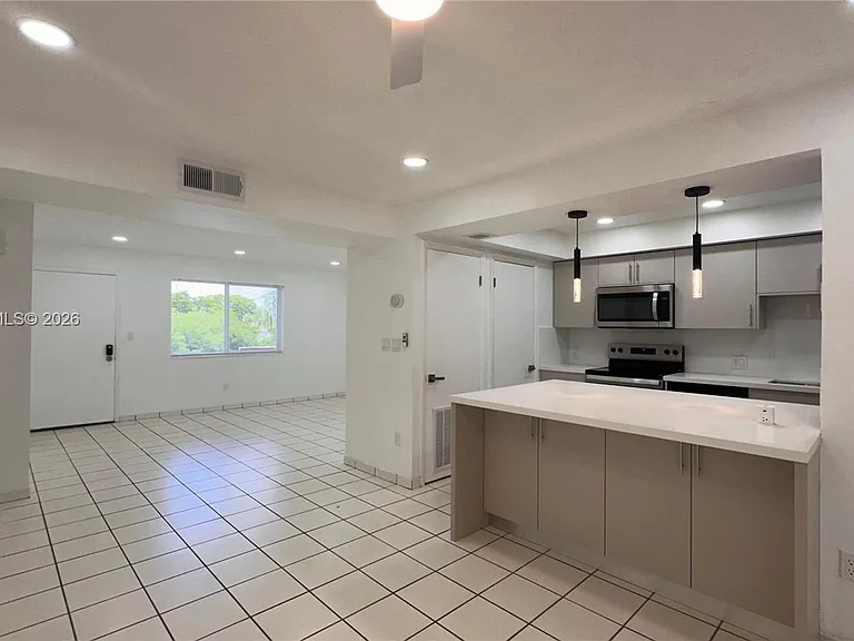 8401 SW 107th Ave #331E — Photo 12