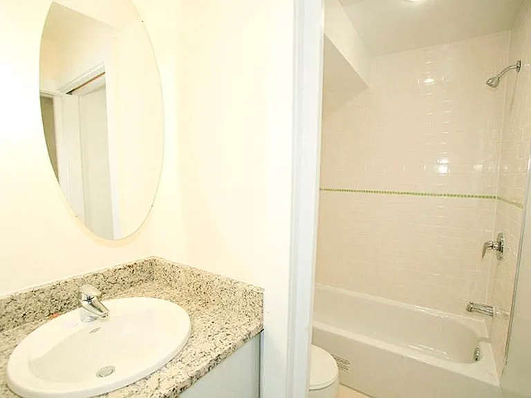 1522 E Capitol St NE — Photo 5