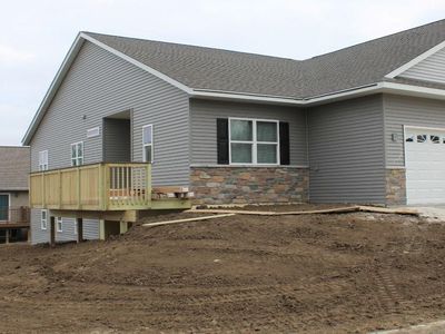 211 Four Seasons Ln #15, Kewaskum, WI, 53040
