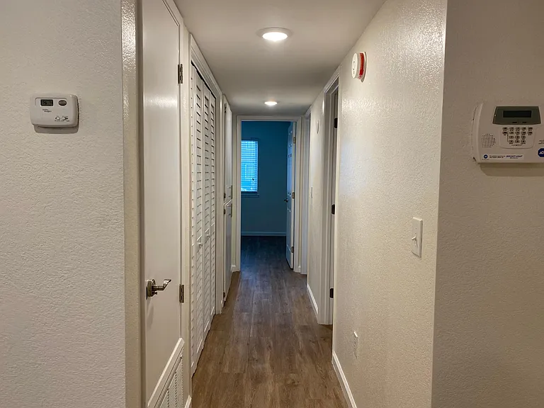 2710 Ivy Ln — Photo 14