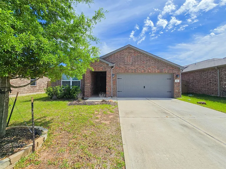 332 Lone Mountain Dr — Photo 1