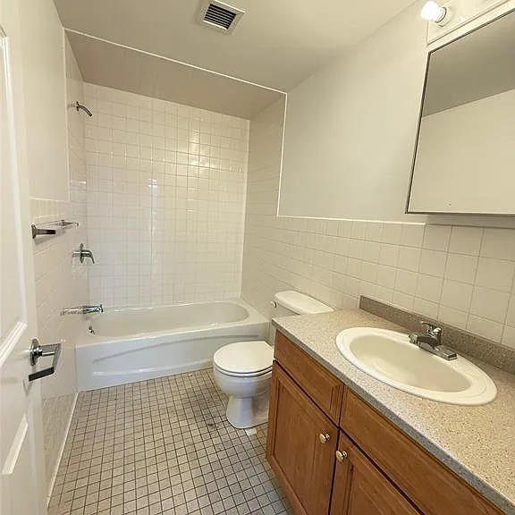 53 W Palisade Ave — Photo 7