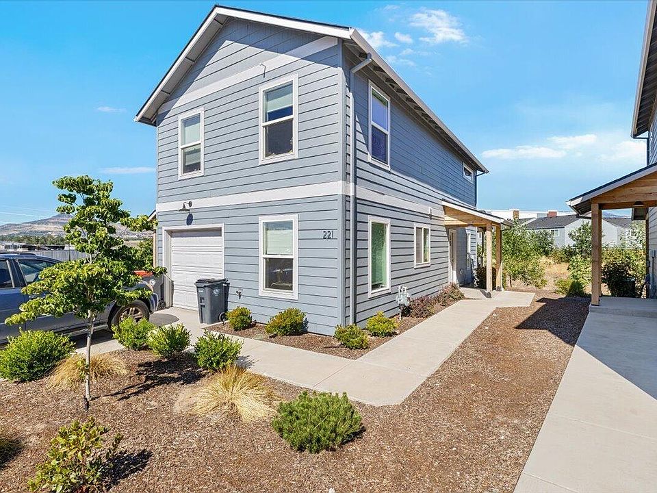 1st image of 221 Dano Dr
