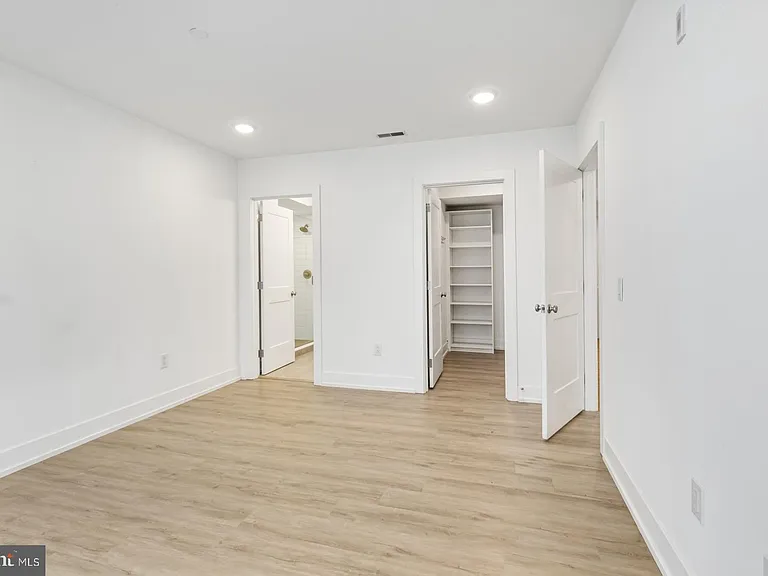 1335 N Marston St #402 — Photo 22