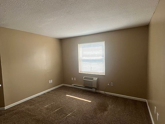 2nd image of 2160 Summit St #2150-B2