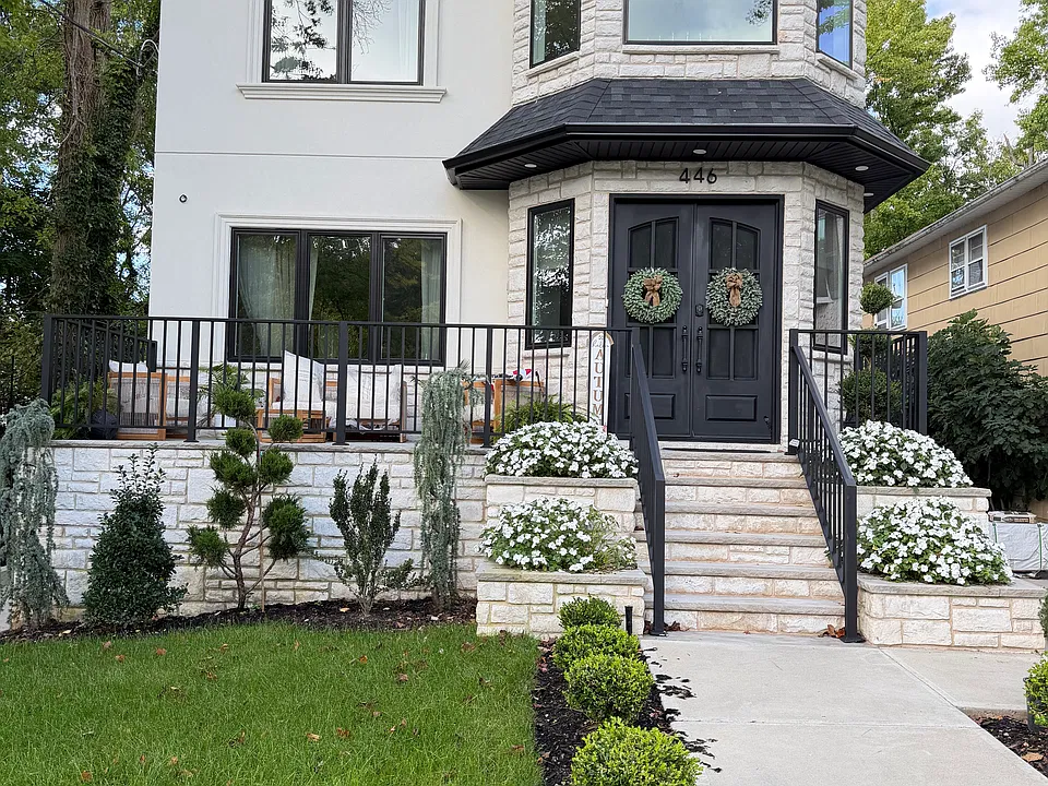 446 Vernon Ave #2