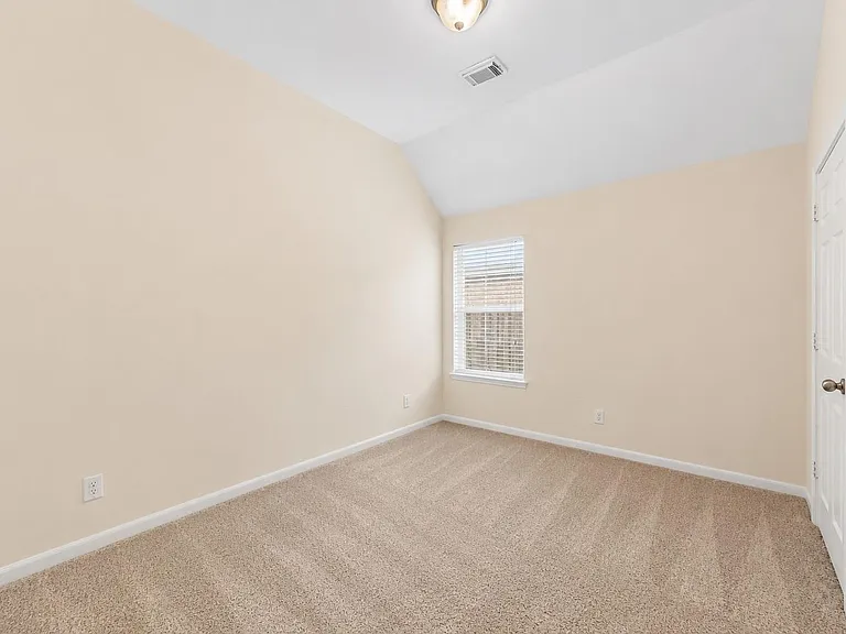 19910 Sternwood Manor Dr — Photo 10