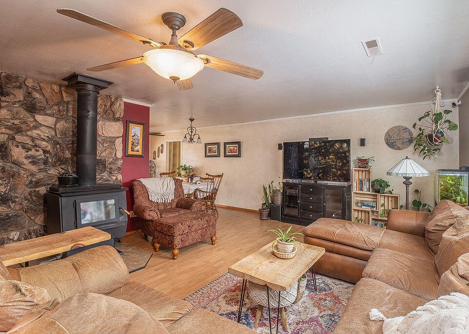 735 Park St, Tulelake, CA 96134 Zillow