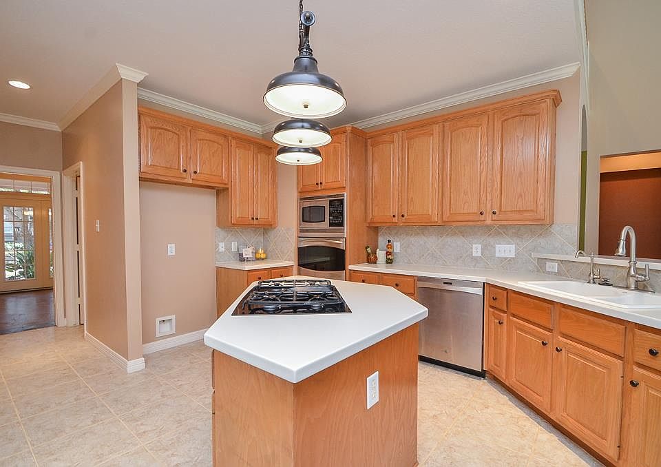 1st image of 7739 Northwoods Dr