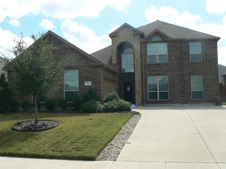 1st image of 210 Warbler Dr