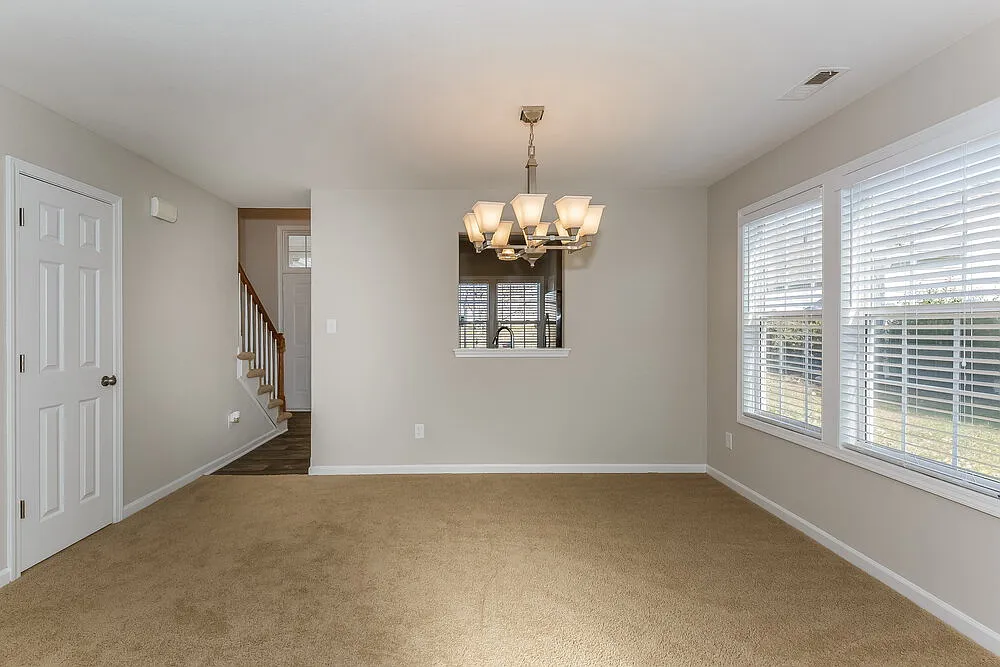 3 bed, 2.5 bath, 1828 sqft, $3,060 — Photo 4