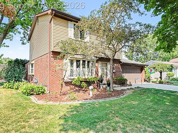 4th image of 8931 Briarwood Dr