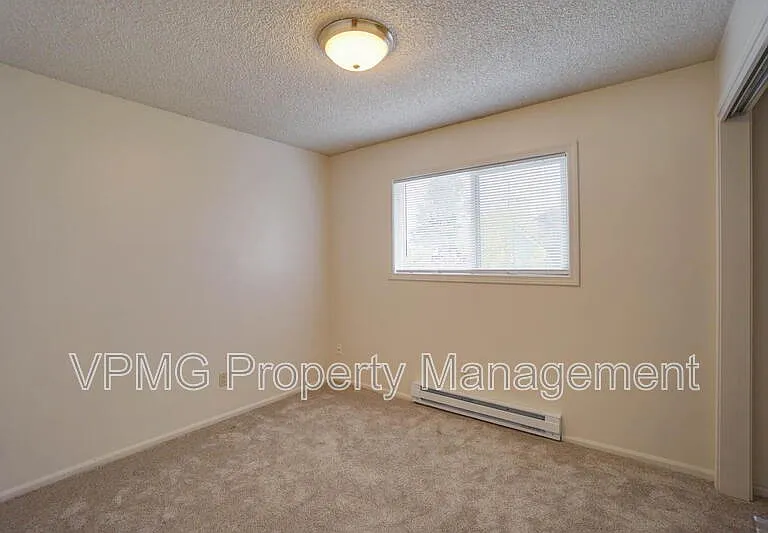 609 W McLoughlin Blvd — Photo 16