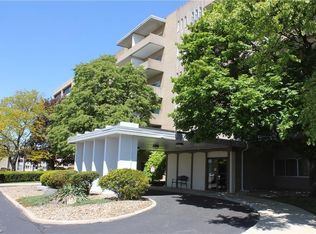 3167 Linden Rd APT 108, Rocky River, OH 44116
