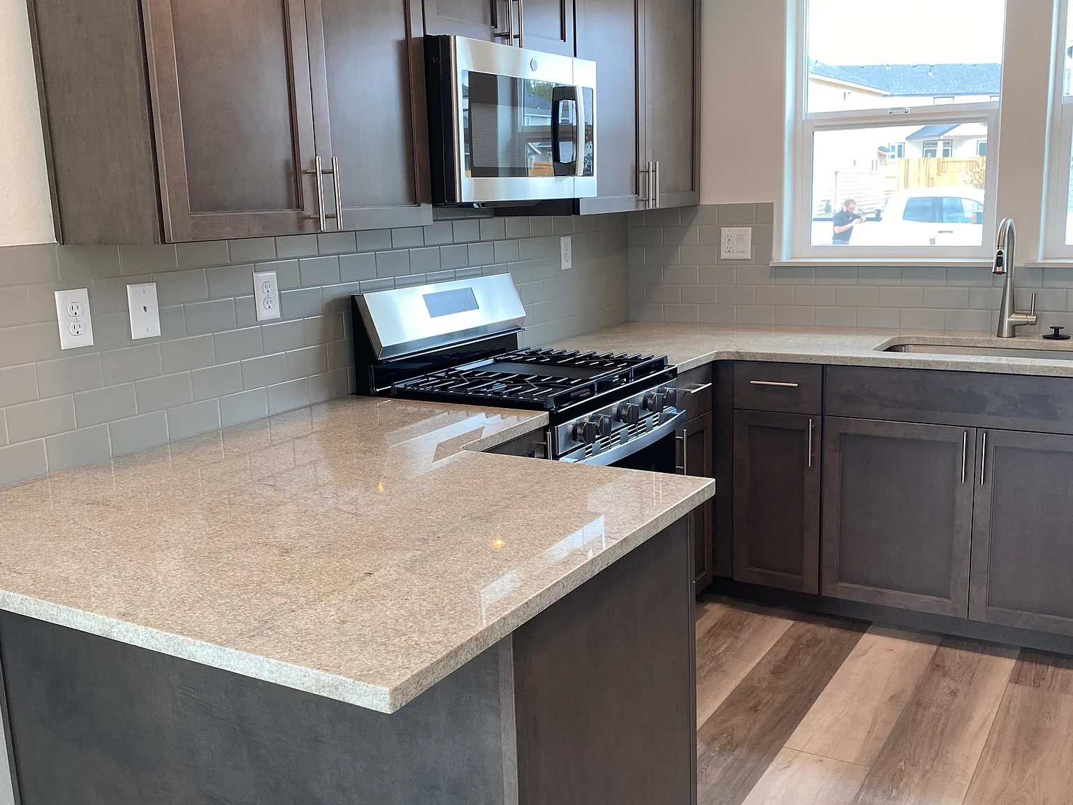 676 NW Xavier Ave — Photo 4